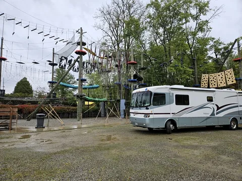 rv_at_adventure_park_-600x0 (1)